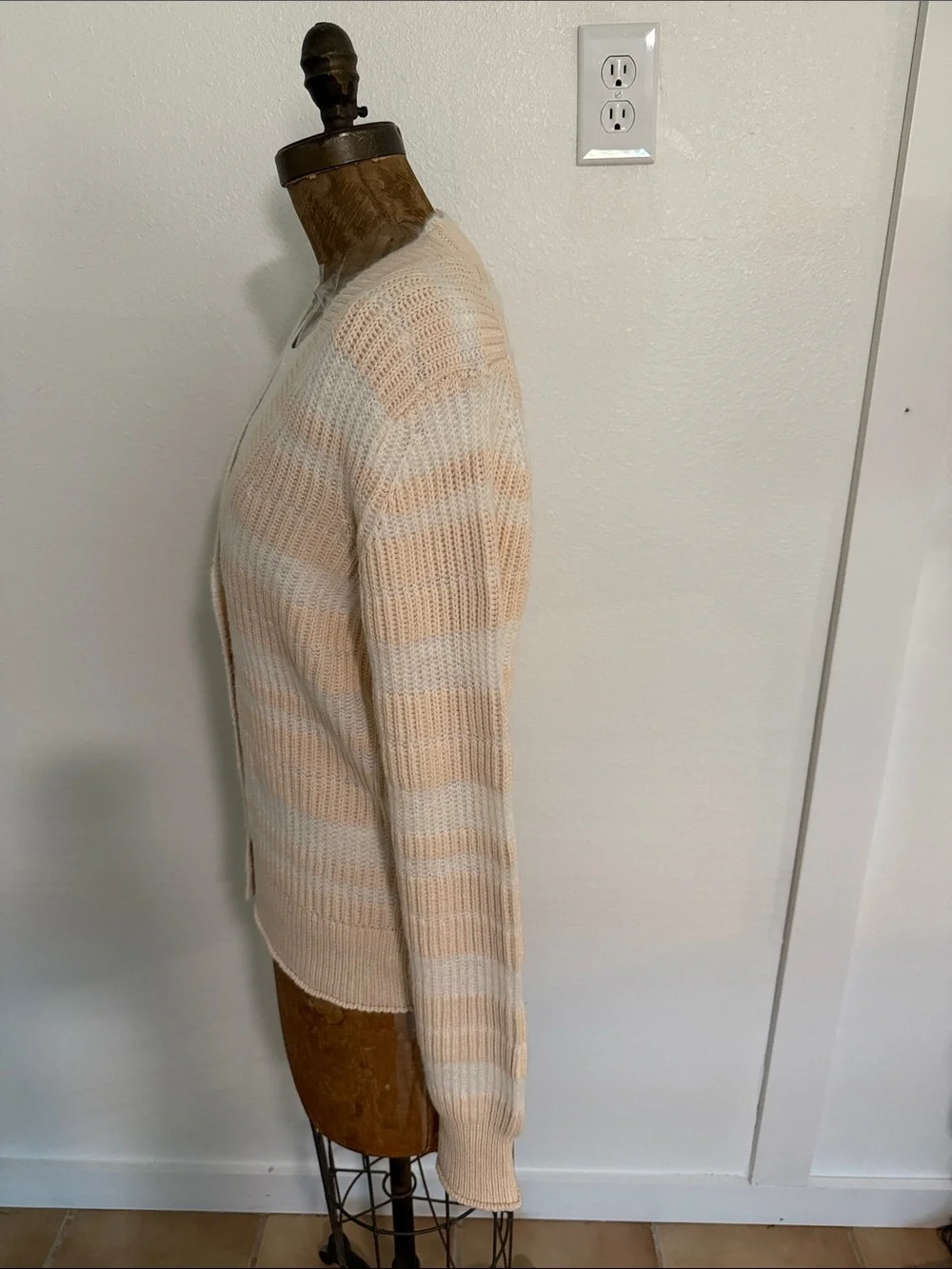 NWT Mystree Soft Peach Stripe V-Neck Cardigan Sweater Size S